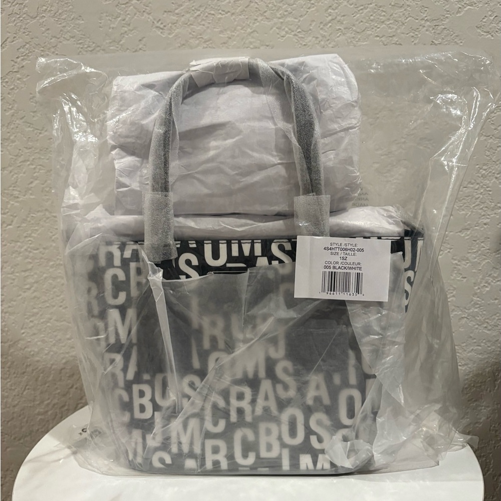 Marc Jacob’s Jumbled Logo Small Leather Tote Bag NWT - Picture 10 of 11